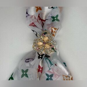 Statement Gold-Tone Flower Ring
& Scarf Slide Clip | Crystal & Pink
Cabochon